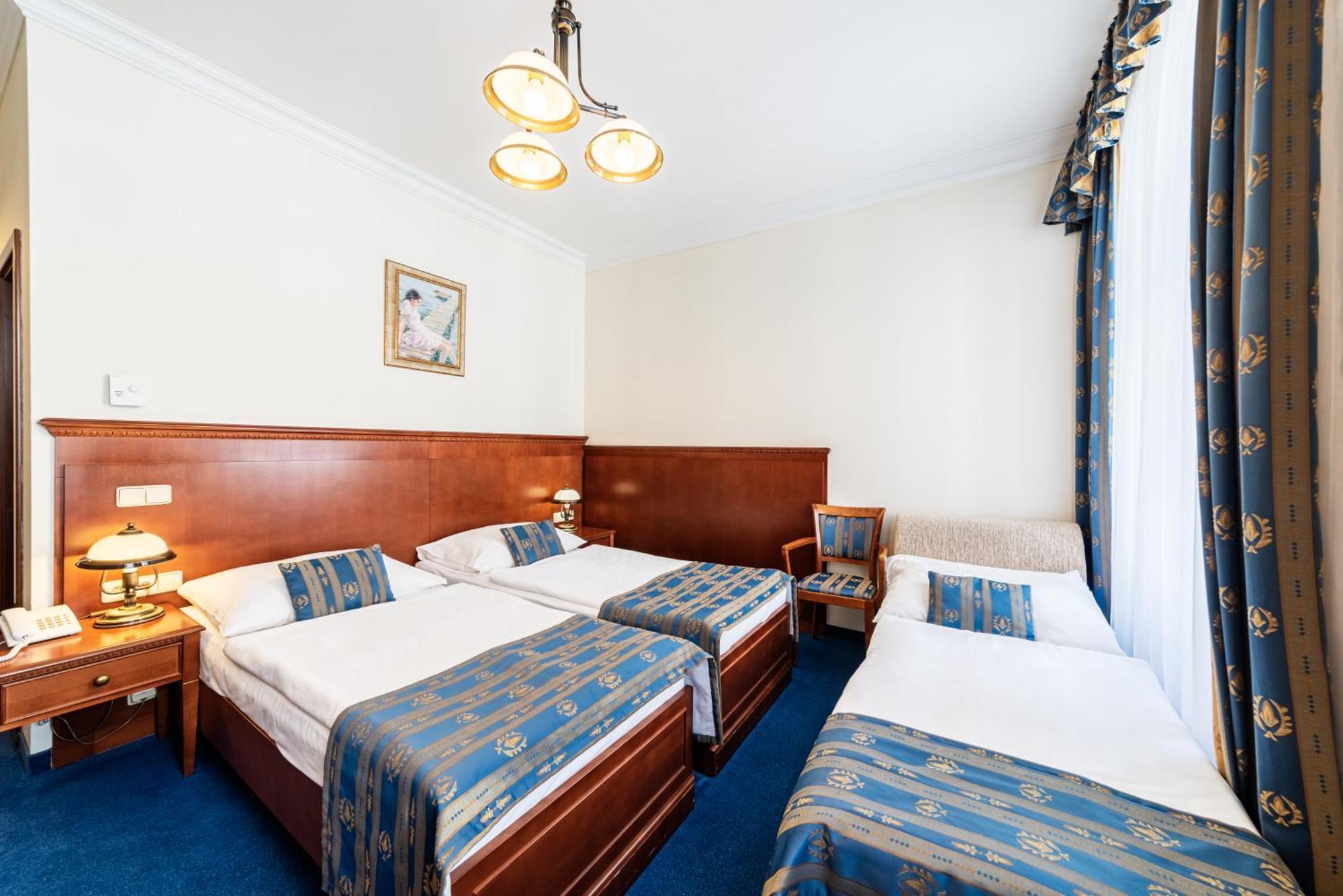 Arkada Hotel Praha Esterno foto